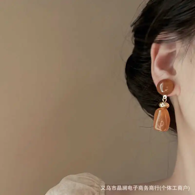 Vintage Brown Acrylic Long Tassel Pendant For Women Elegant Metal Irregular Geometric Earrings Jewelry Accessories 2026