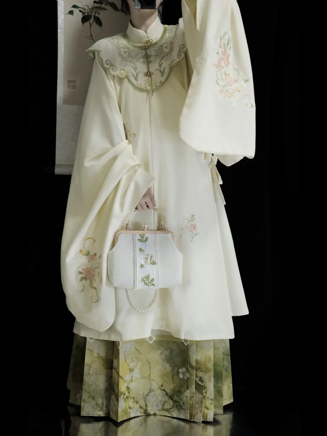 Ming Dynasty Costume Daily Dress Standing Neck Shirt Cloud Shoulder Embroidered Horse Face Autumn Hanfu Dress White Han Suit