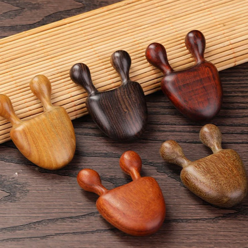 1pc Green Sandalwood Facial Massage Comb Wooden Handle Piece Green Sandalwood Eye Massage Small Snail Comb