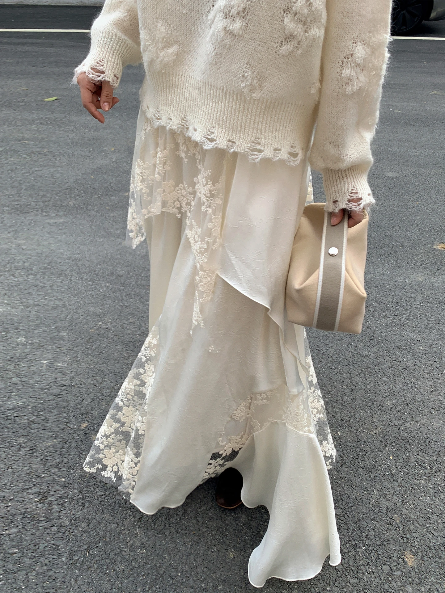 

Liberlin Sisy Handmade Lace Long Skirt Women's Faion Commute Korean Sle Satin Pleated Irregular A-Line Skirt