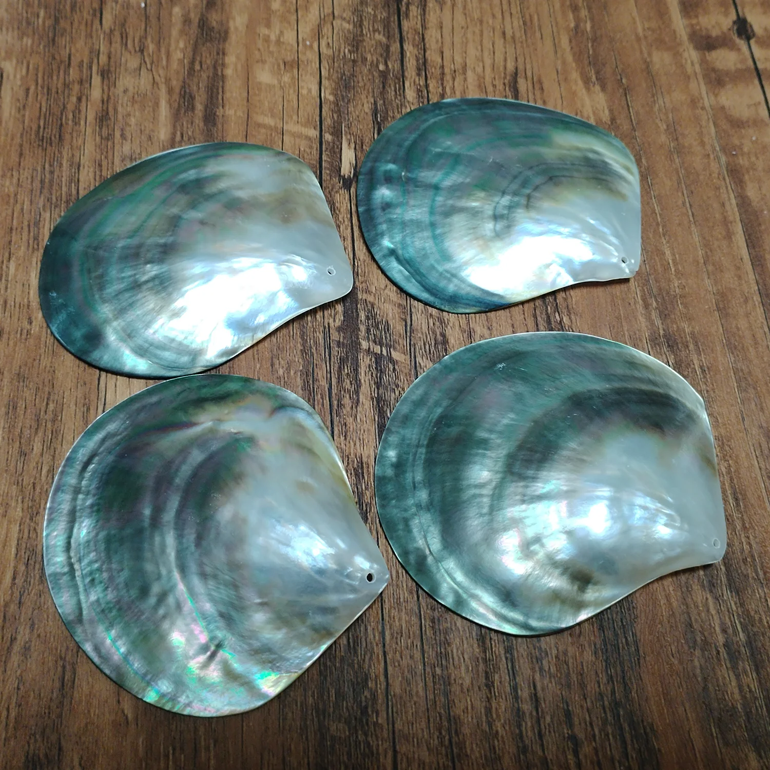 2 PC Natural Seashell Pearl Shells With Hole Pinctada Margarilifera Conch Pendant Shell Jewelry Accessories Gifts for Women