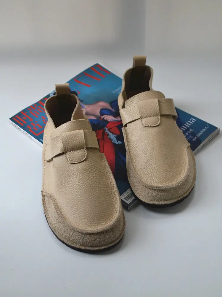 

Leisure and Retro Style Leather Ladies' Single Shoes with Round Toes and Soft Soles - Bean-shaped Shoes