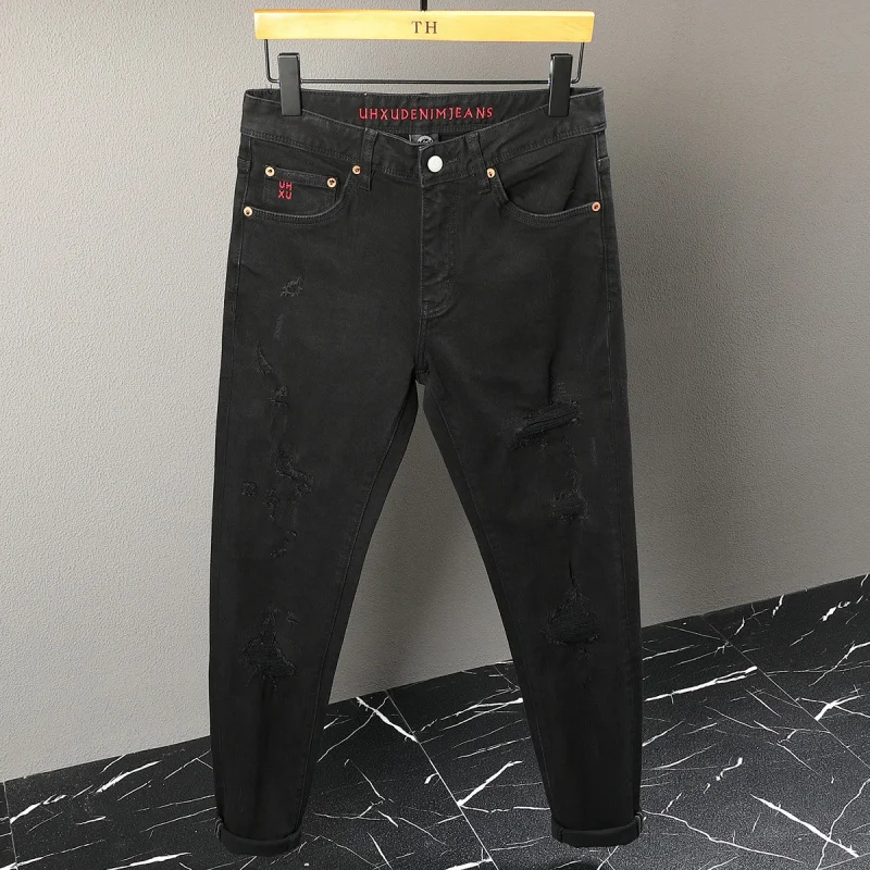 Pantalones vaqueros rasgados negros con diseño de letras bordadas para hombre, pantalones de pierna pequeña frescos para primavera y otoño