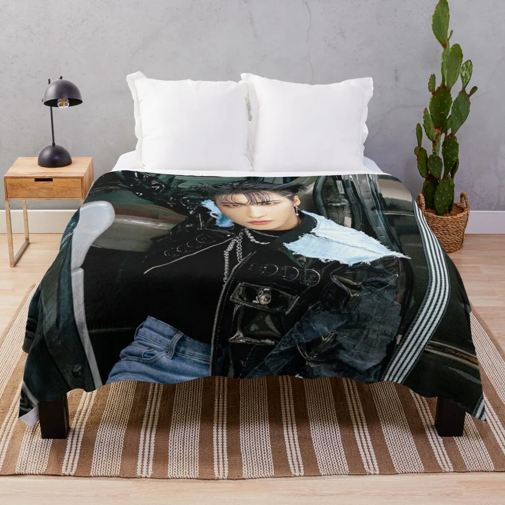 ATEEZ SEONGHWA THE WORLD EP.1 : MOVEMENT GUERRILLA Throw Blanket sofa bed Heavy Softest Blankets