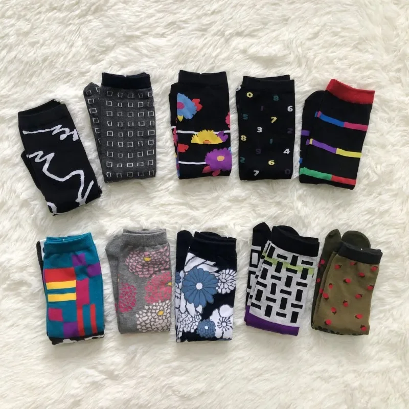 New Funny Creative Womens Two Toe Socks Striped Cube Number Flower Strawberry Combed Cotton Art Cute Tabi Socks Autumn Winter