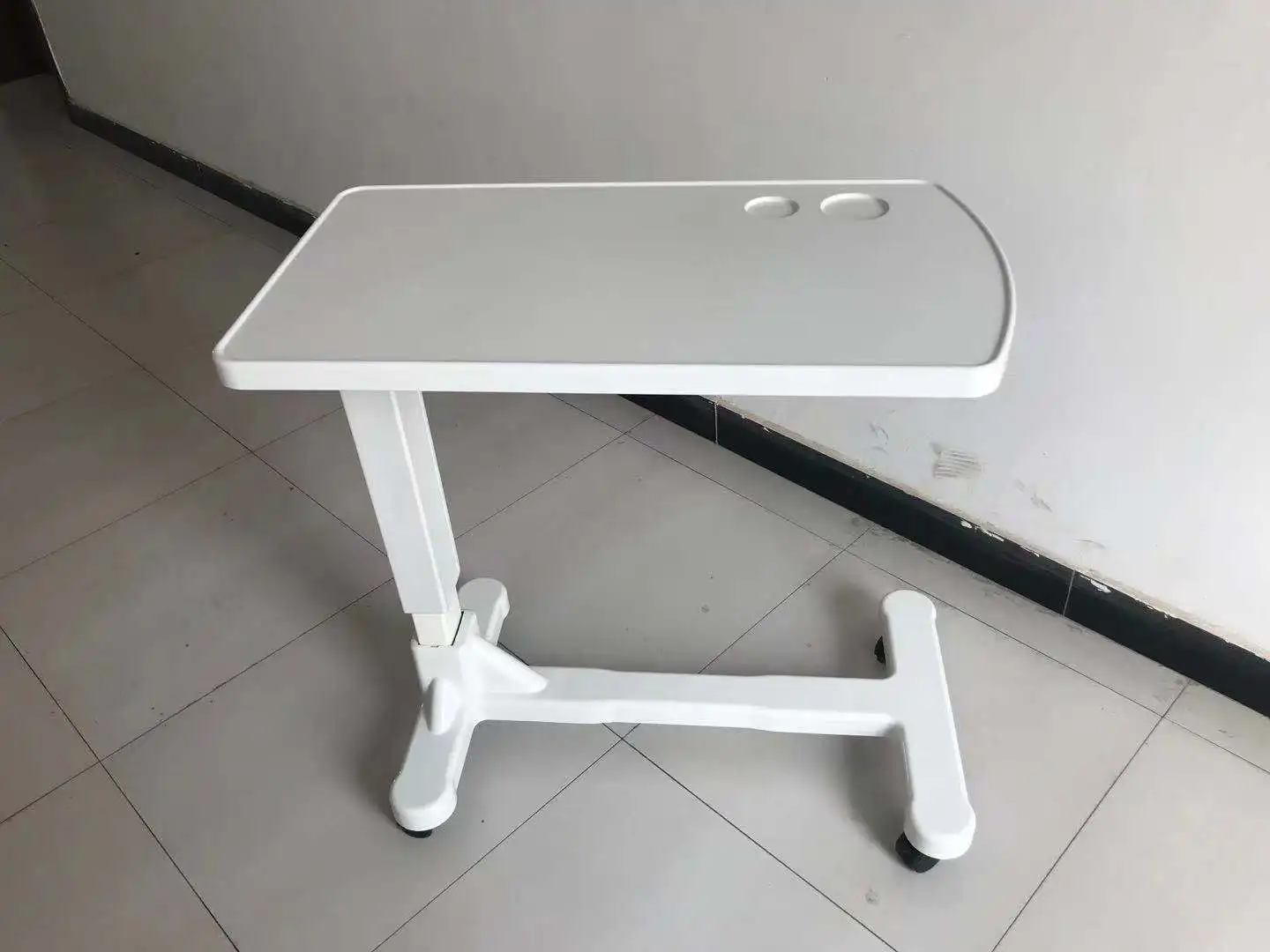 الشركات المصنعة رخيصة عالية الجودة طاولة متنقلة طبية مع عجلات طاولة السرير يمكن رفع مستشفى التمريض المنزل طاولة وجبة السرير #2