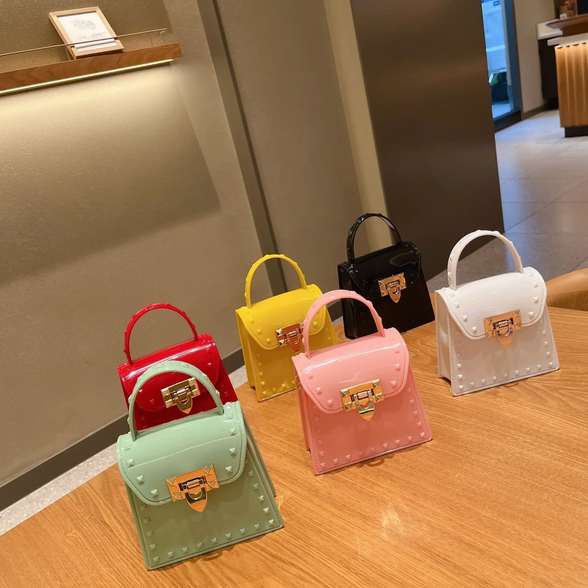 2024 New Leaf Chain Mini Jelly Bag Fashion Small Fresh Messenger Designer Bolsas Para Mujeres Handbag Underarm Bags for Ladies