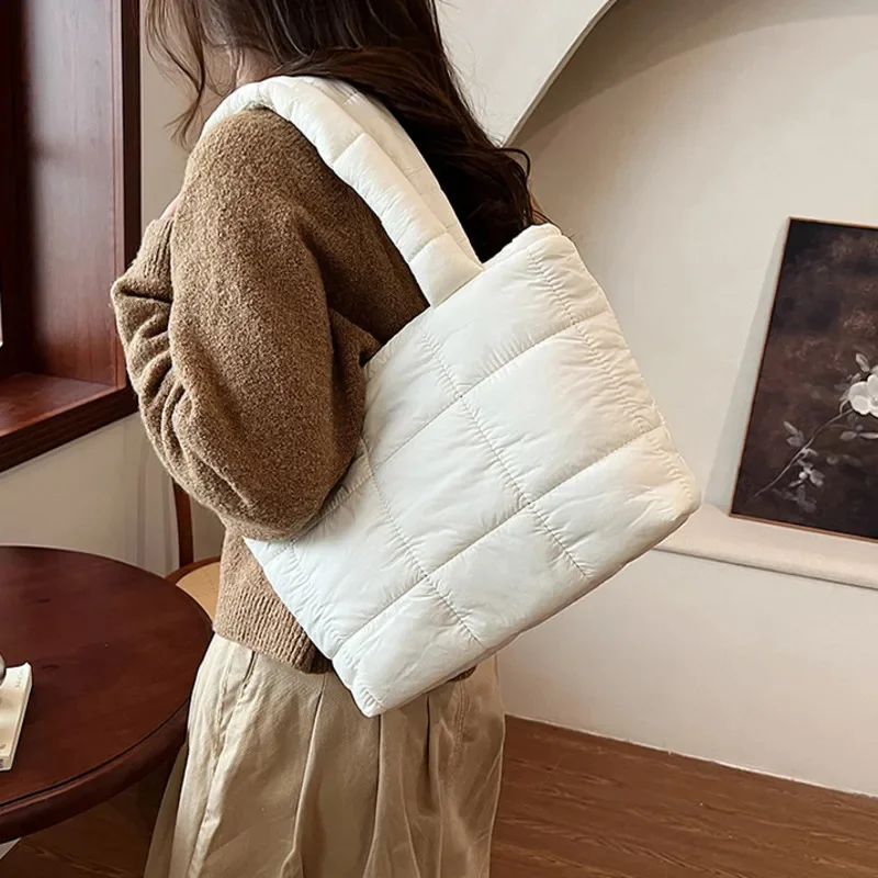 2025 Women\'s Tote Bag Leisure Fashion Commuting Shoulder Bag Large Capacity Travel Female Yoga Handbag New Lady Simple Plaid Bag