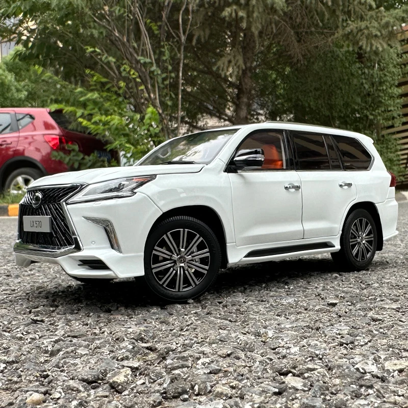 Lcd escala 1:18 Lexus Lx570 todoterreno Suv modelo completamente abierto simulación aleación Micro-fundido juguetes personalizados para niños colección regalo