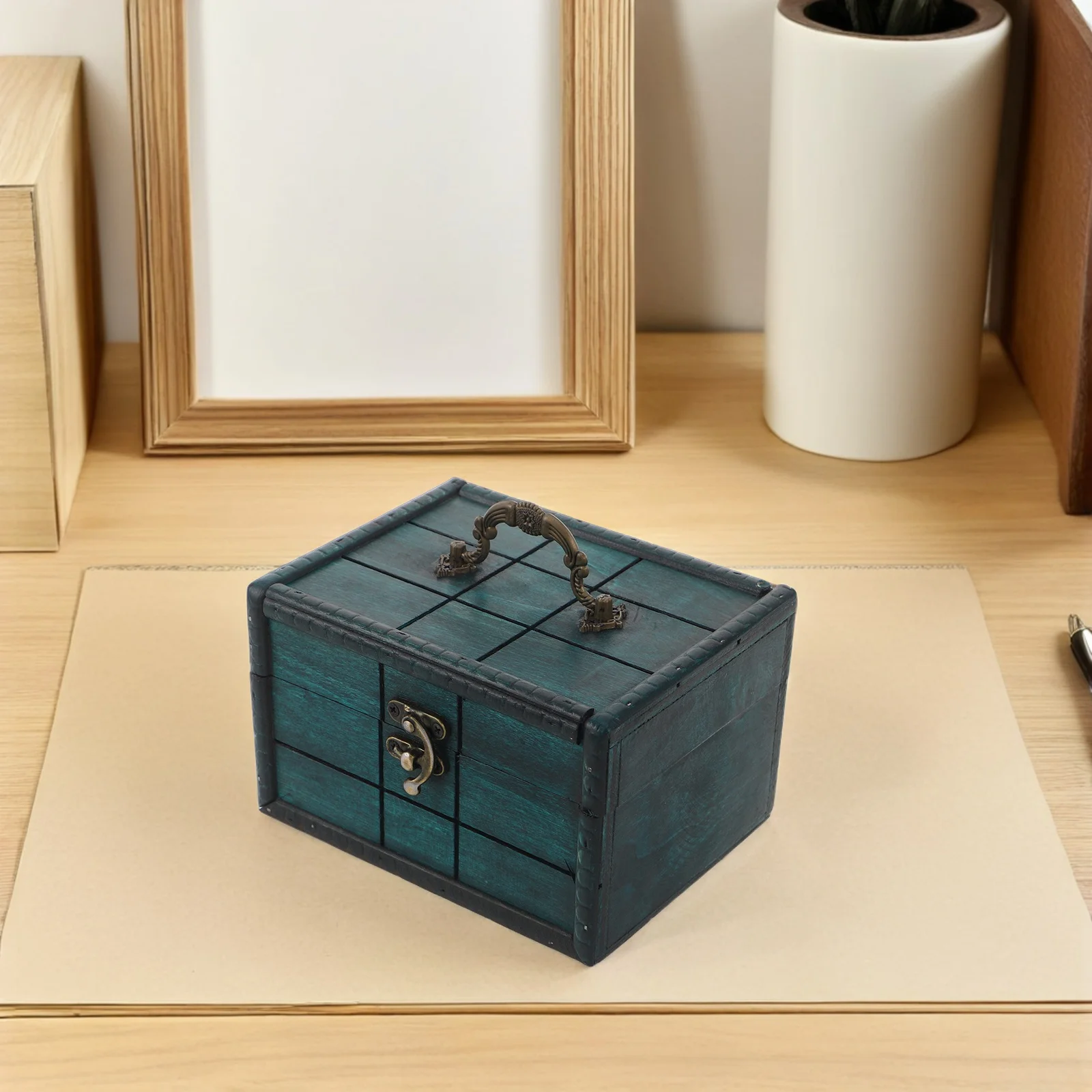 

Wooden Treasure Chest Retro Storage Box Handheld Vintage Jewelry Organizer Square Decorative Rustic Keepsake Case for Home