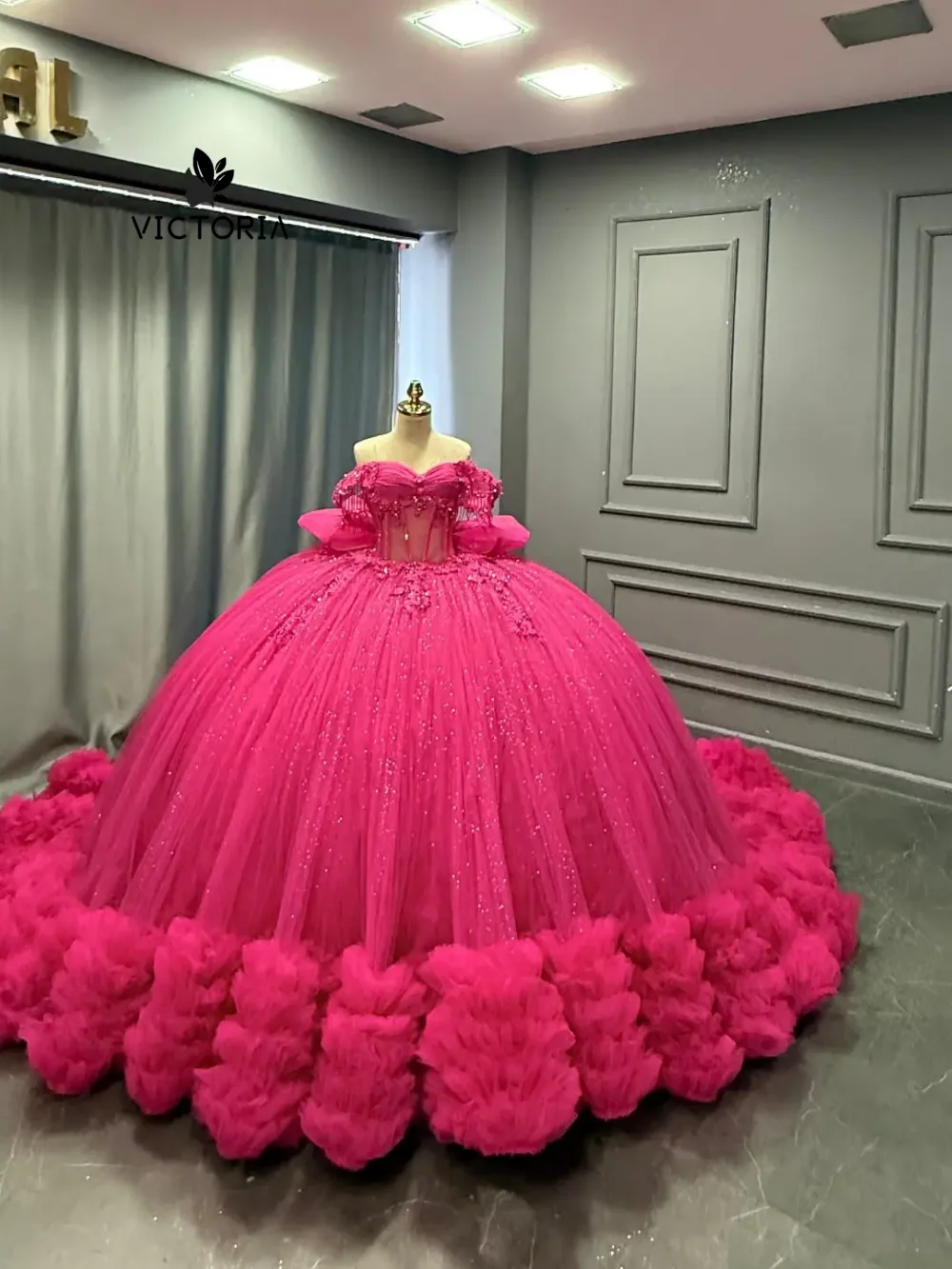 

Hot Pink 15 Quinceanera Dresses 2026 With Bow Off Shoulder Crystal Lace Appliques Ball Gown Birthday Luxury Dress Customized