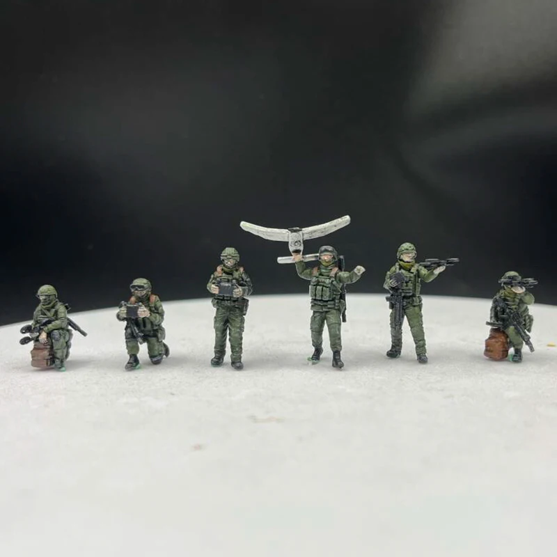 

AM 1:72 Scale Resin Russian Drone Troops 6-person Scene Accessory Model Adult Toys Classics Gifts Souvenir Static Display
