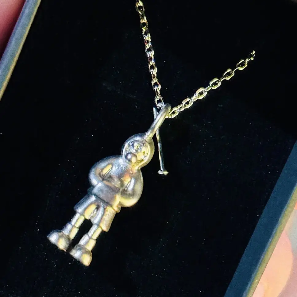 Cui Ranjun Sbs Hits the Song and Responds to the Gift of Fans Around the Necklace