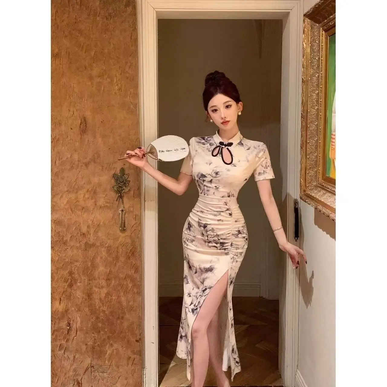فستان شيونغسام نسائي عتيق لوكس تشيباو 2025، فستان عرقي عصري بقصة ضيقة للنساء الشابات