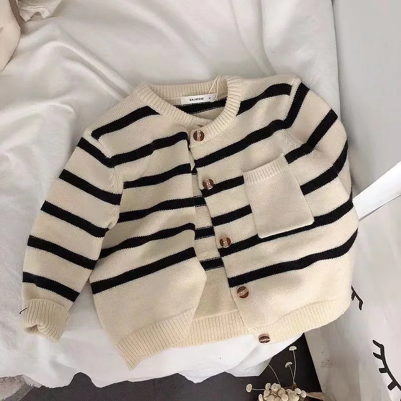 Versatile and soft to the touch~Children's sweater for Korean baby boys and girls, single breasted knitted jacket for autumn