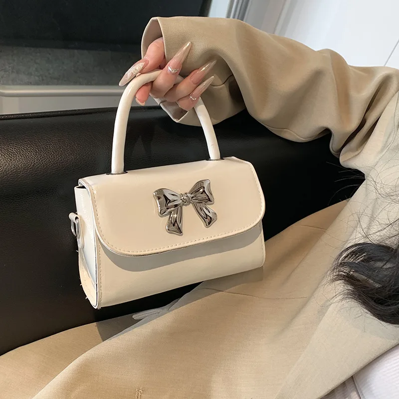 

Women's 2025 Winter Vintage Bow-Trim Messenger Bag - Stylish Small Square Shoulder Bag, Casual Crossbody, Trendy Retro Design