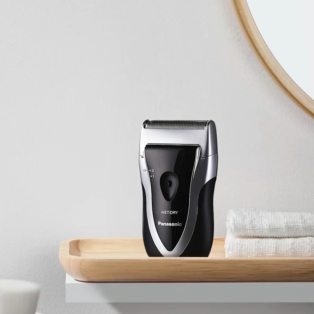 Panasonic Electric Razor For Men, Battery-Operated Travel Shaver, Cordless Wet Dry Lightweight Shaver with Ergonomic Grip