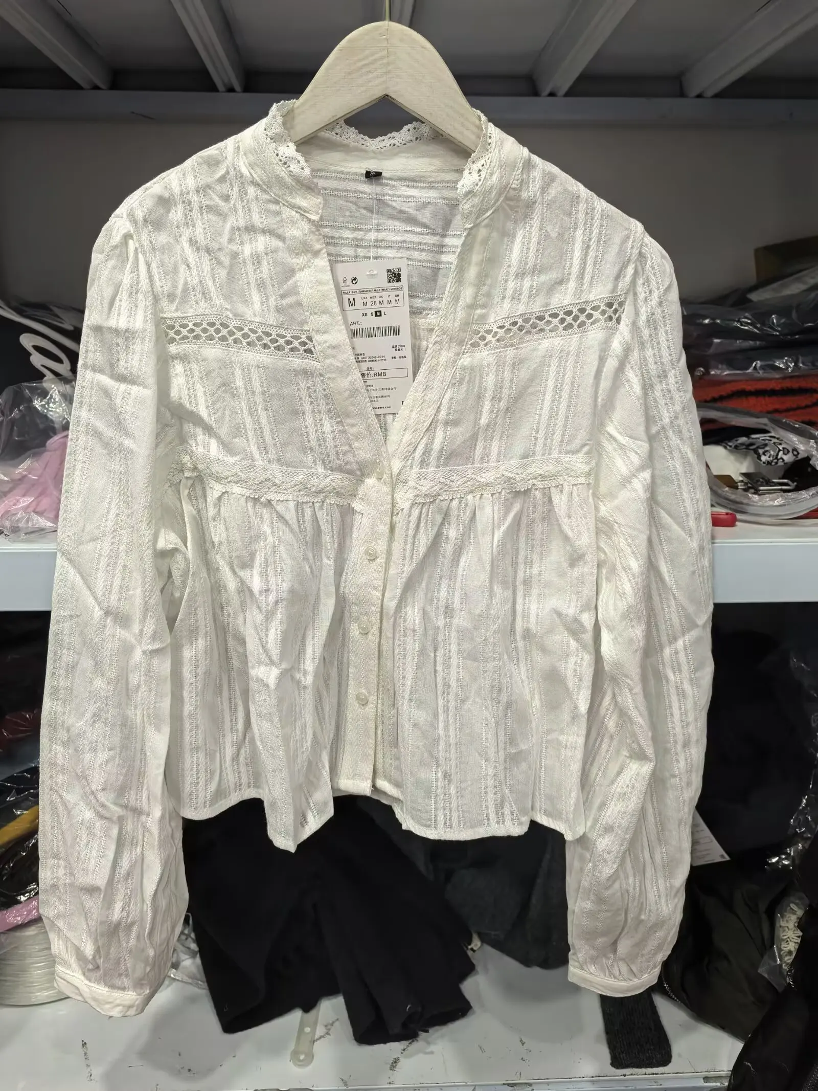 

Женская модная повседневная блузка с кружевной отделкой, на одной пуговице, с длинными рукавами, укороченная, в стиле ретро, лето 2026, шикарный женский топ