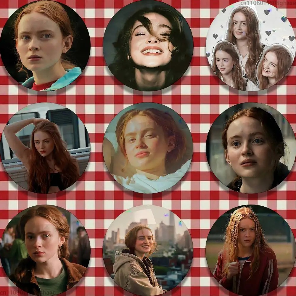 

Sadie Sink Stranger Pins 58mm Cute Cartoon Badge Handmade Brooches for Backpack Accessories Jewelry Gifts