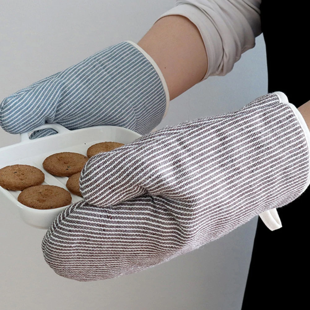 

2Pcs High Insulation Gloves Oven Mitts Cooking Baking Thicken Household Microwave Soup Non Slip Perfect Gift