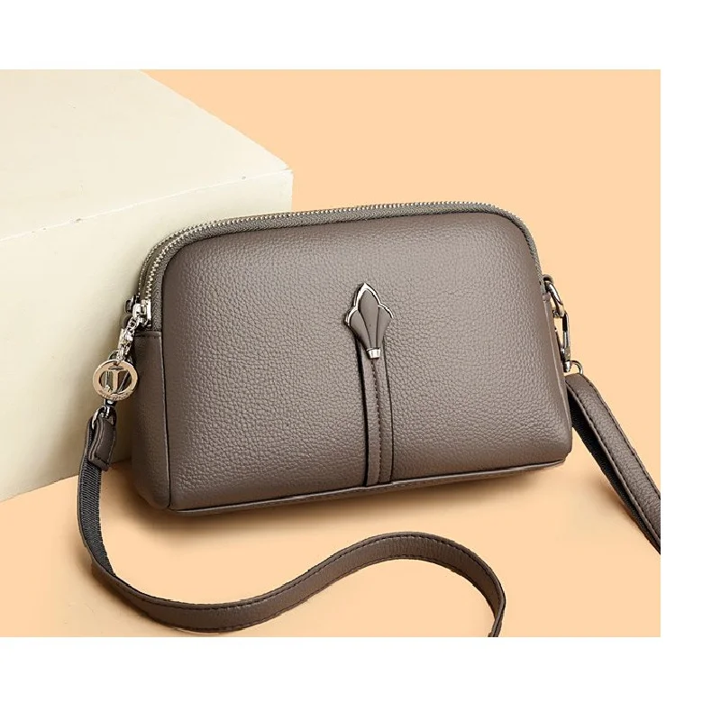 

Women's Handbag Made Of Jasmine-Patterned Leather Boasting Paris Commuter Vintage Spacious Daily Look​