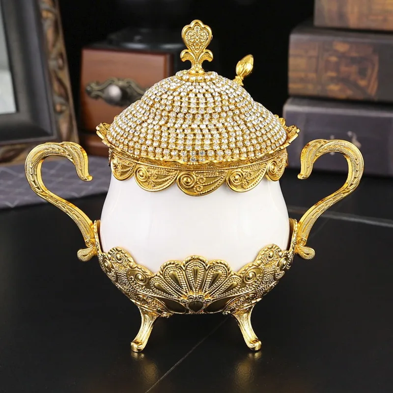 Sugar and Salt Seasoning Jar Household High-end European Kitchen Seasoning Storage and Decoration Bottle with Lid Metal Crafts