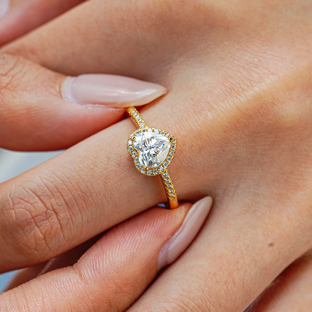 

Heart - Shaped Classic Ring with 1 Carat Moissanite - 24K AU999 Gold, Sweet and Elegant Jewelry