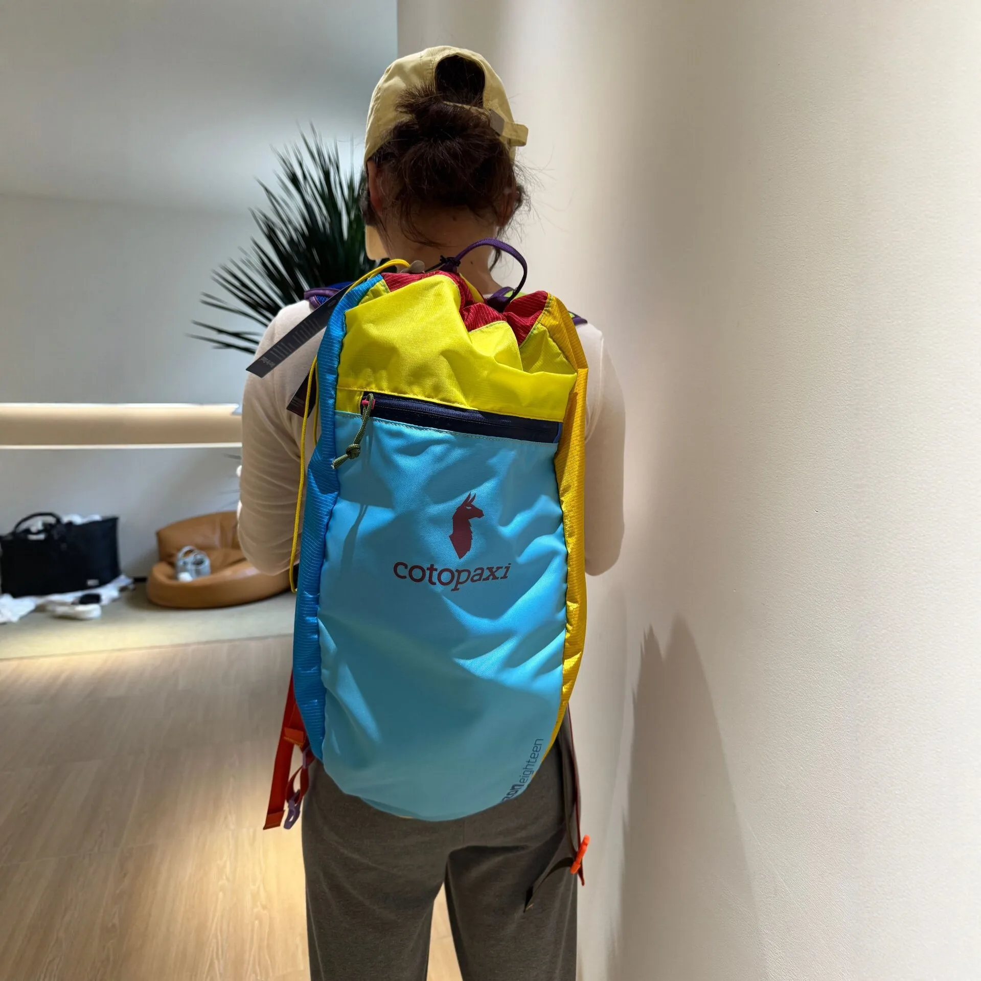 zaino-da-tennis-cotopaxi-color-block-borsa-da-viaggio-impermeabile-di-grande-capacita-per-attivita-all'aperto-borsa-a-doppia-tracolla-per-viaggi-casual