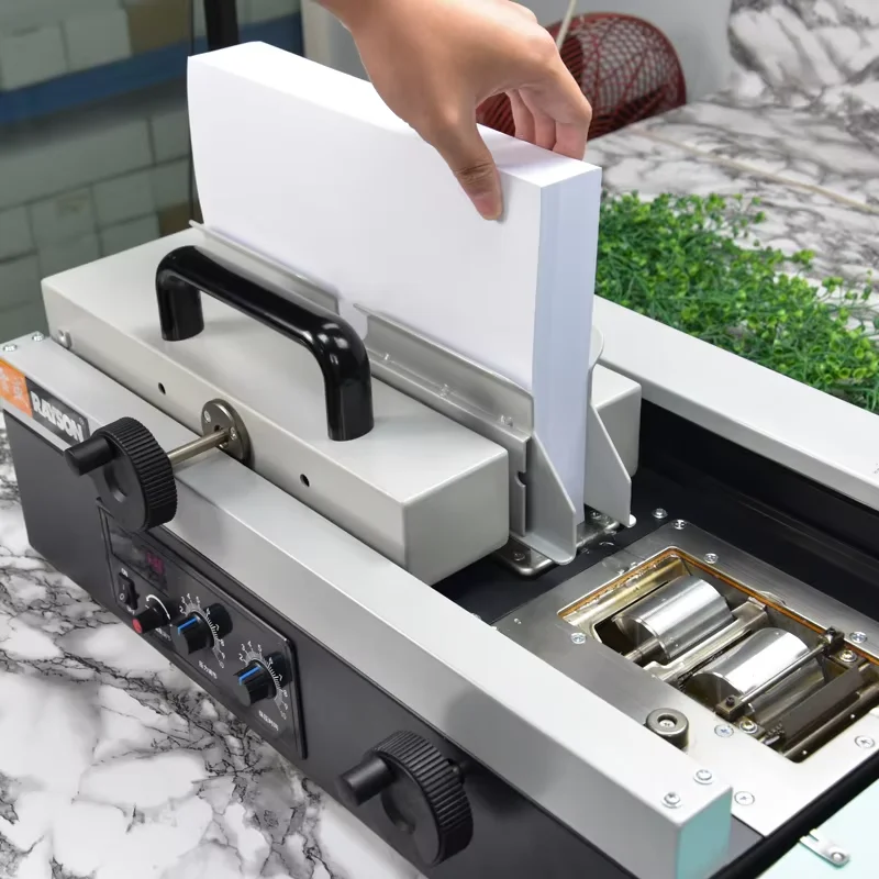 Machine de reliure de colle thermofusible électrique sans fil de bureau semi-automatique de WD-40S