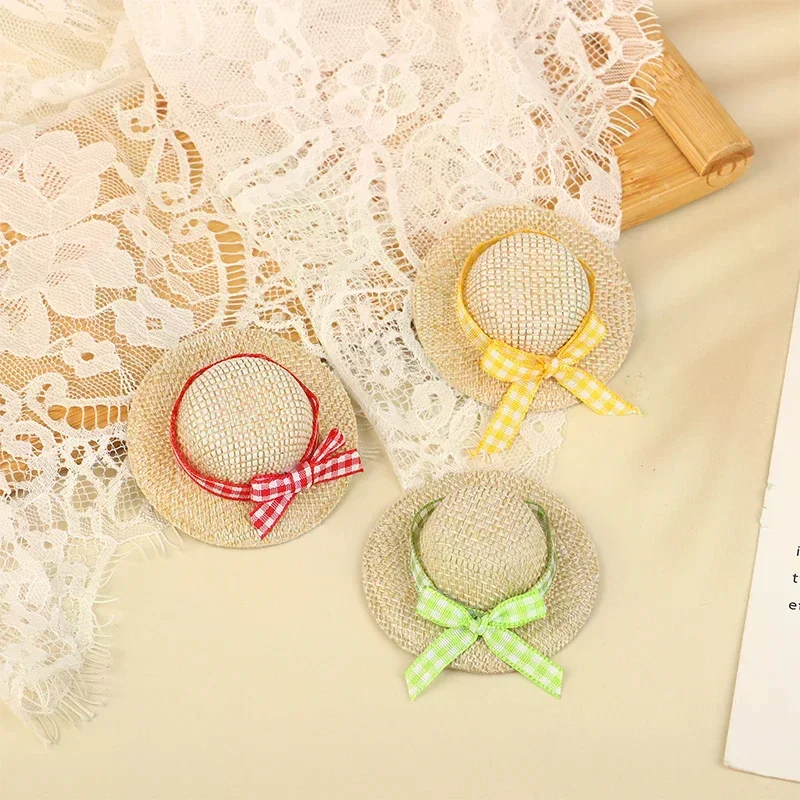 2 pçs chapéu de palha em miniatura mini boneca chapéus de palha com arco chapéu casa de boneca ornamento mão tecida acessórios para casa de bonecas