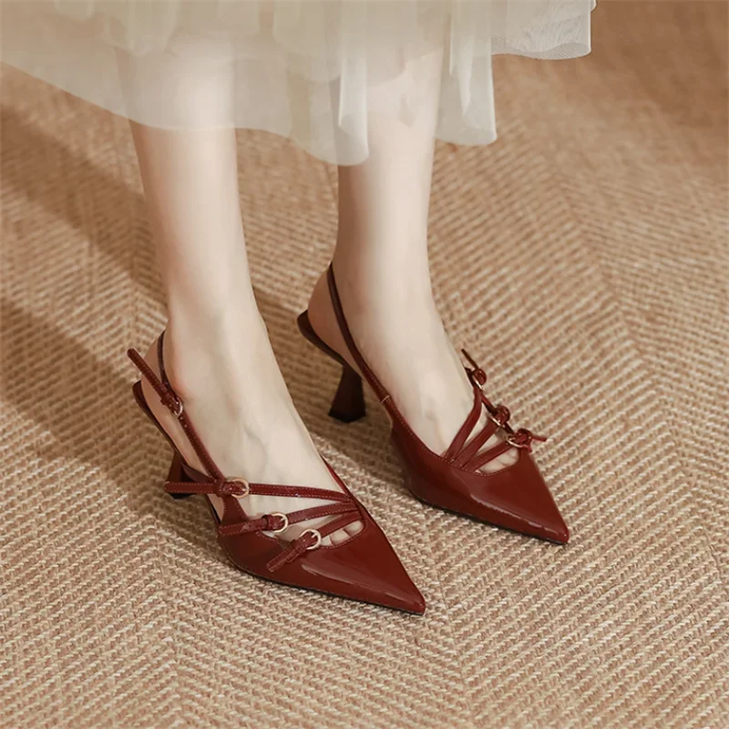 

Женские туфли-сандалии из лакированной кожи с острым носком, с ремешком на пятке и пряжкой, летние, на высоком каблуке, для свадьбы и вечеринок