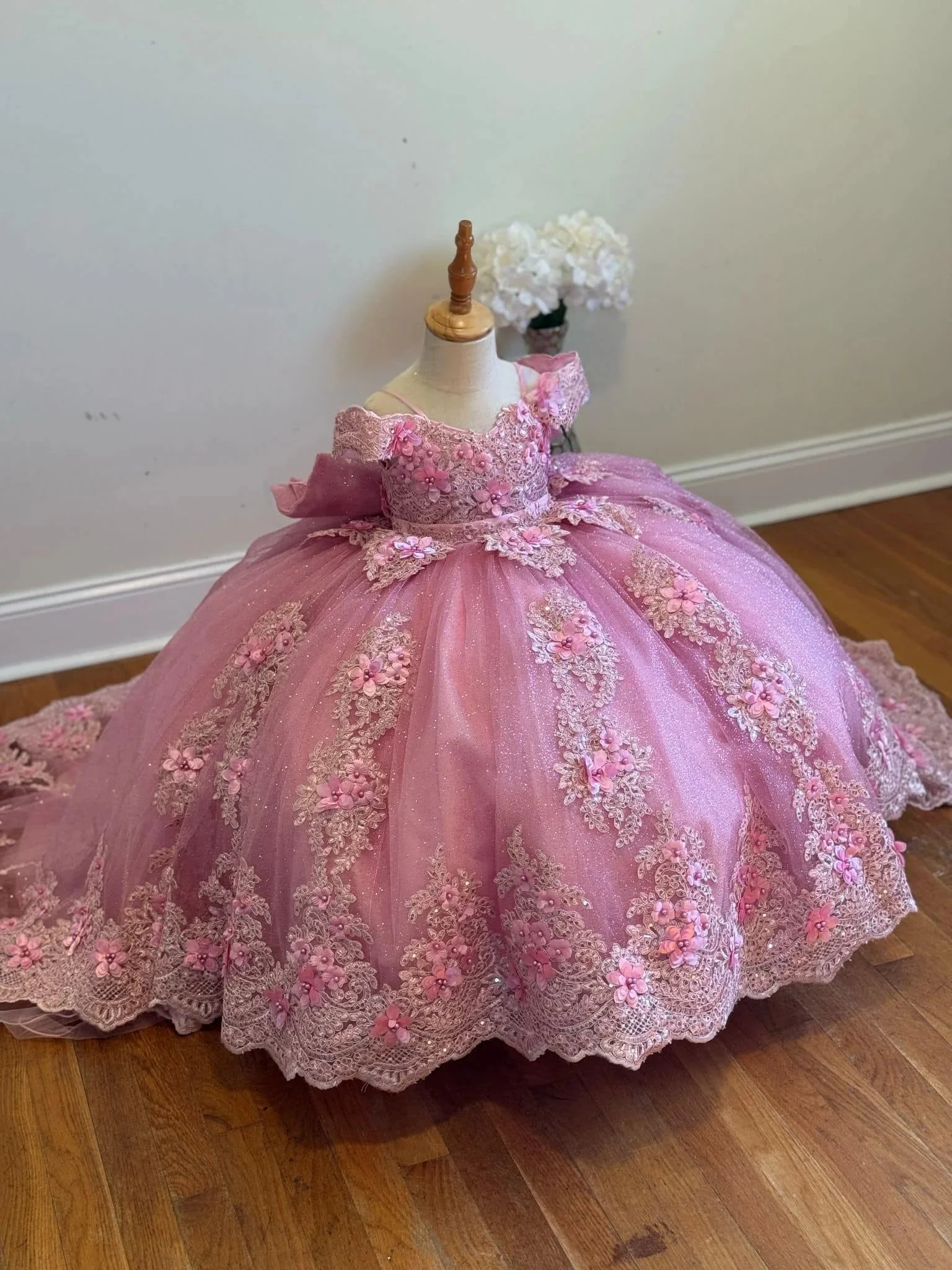 

Custom Flower Girl Dress Wedding Gown Birthday Party Pageant Dress Off Shoulder 3D Floral Lace Train Tulle Ball Gown For Girls