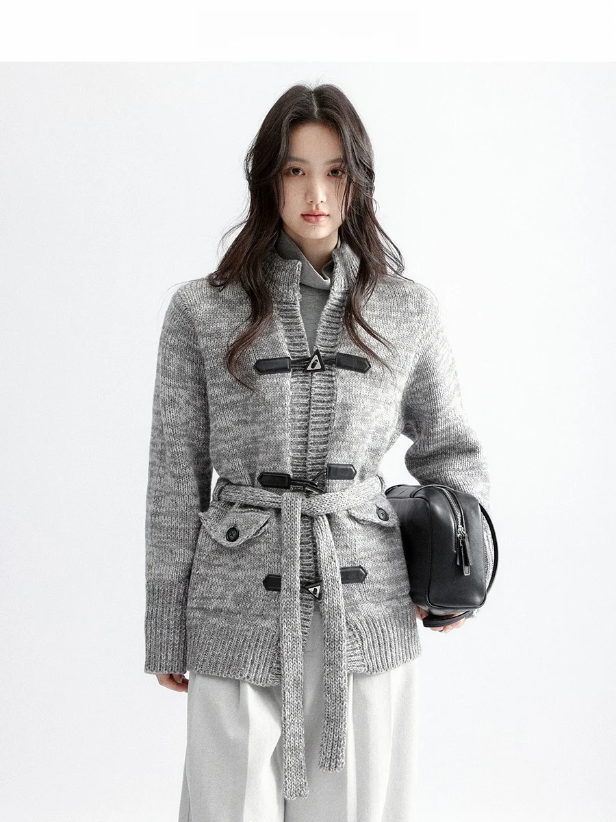 

Мягкий уютный женский вязаный свитер с поясом, зимняя верхняя одежда, свободный крой, стандартный рукав, длинный рукав, воротник-стойка, застежка на пуговицы