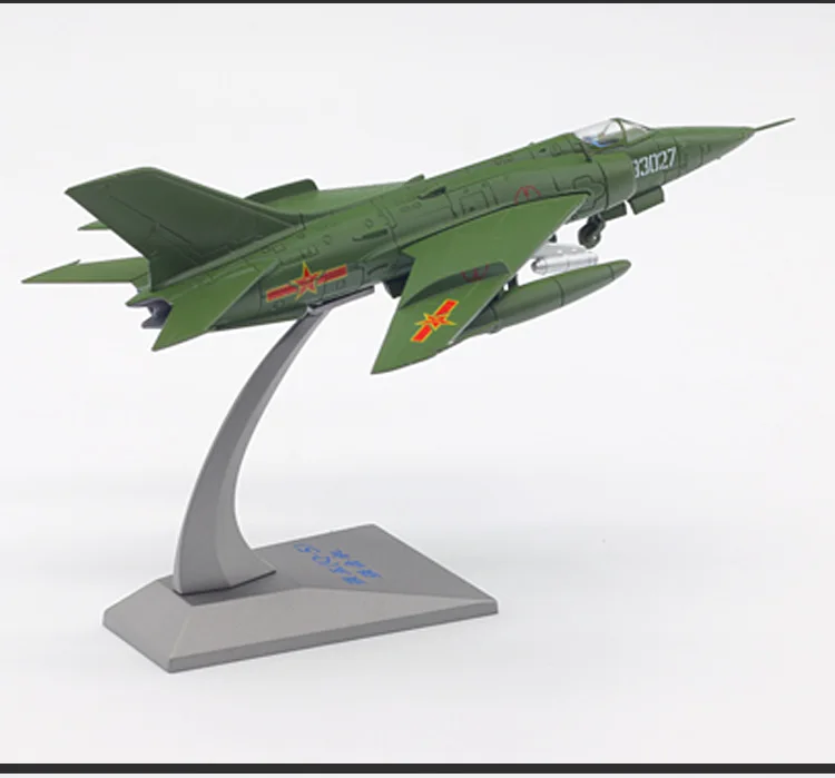 1: 72 Scale Chinese Q-5 Fighter Alloy Simulation Attack Aircraft Model Diecast Airplane Finished For Desktop Ornament Collection
