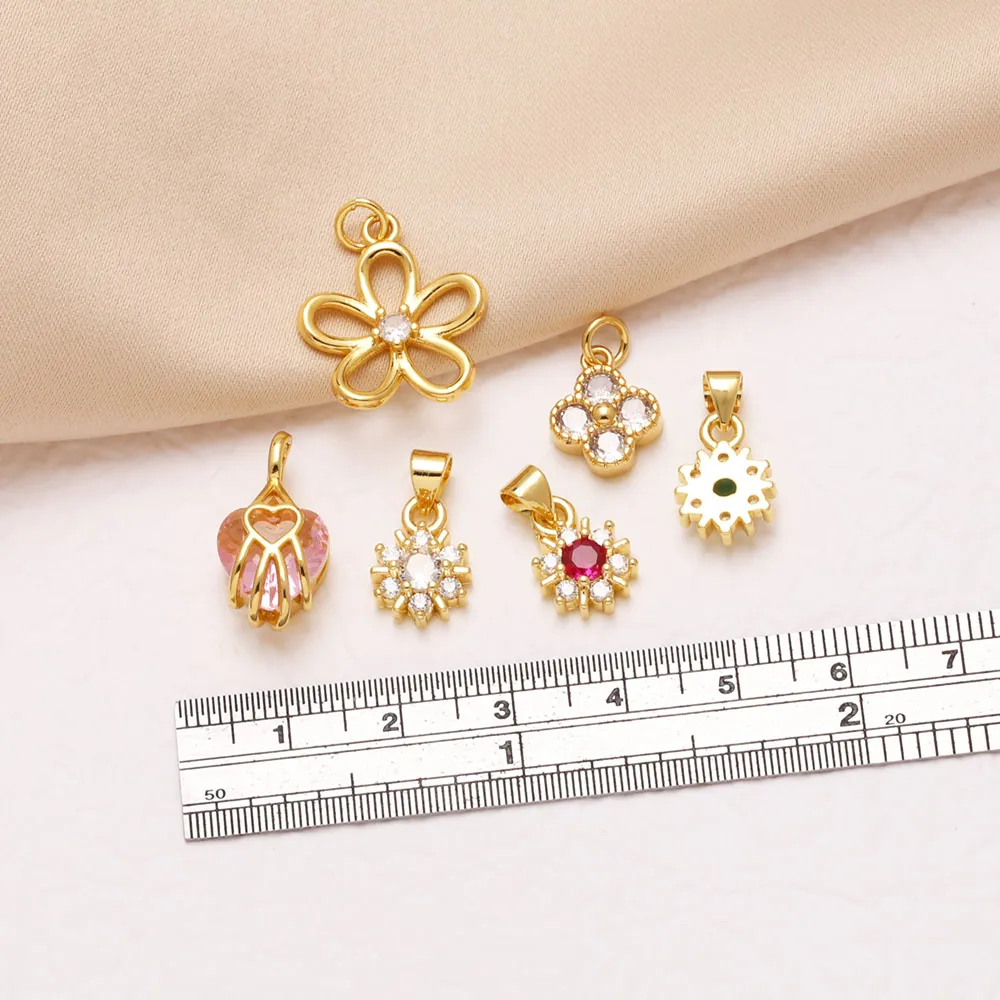 OCESRIO Crystal Mini Flower Charms for Bracelet Copper Gold Plated Heart Keychain Purse Charm Jewelry Making Supplies chma476