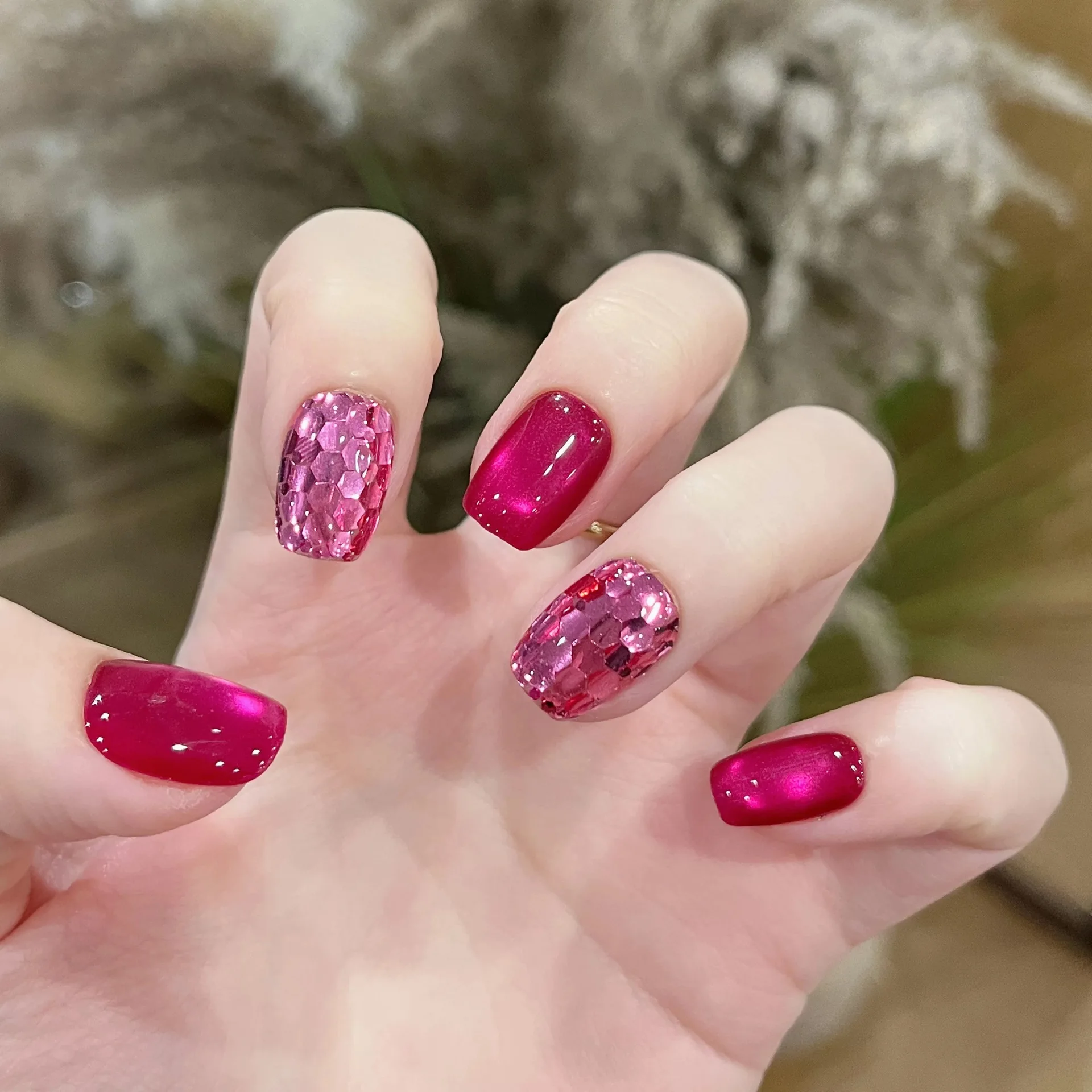 

10pcs Simple Short Square Handmade False Nails Art Glitter Rose Red Full Cover Nail Tips Reusable Cat's Eye Press on Fake Nails