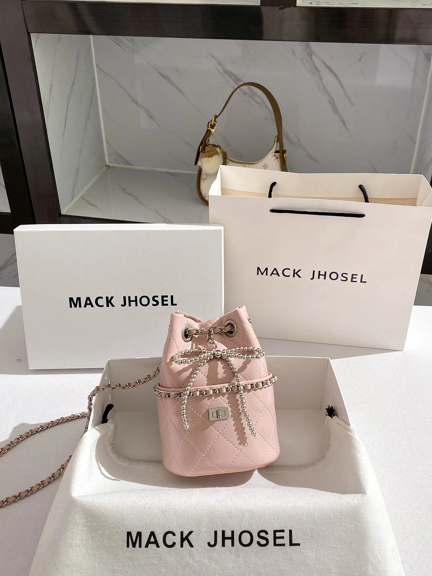 sac-seau-a-chaine-mack-jhosel-ete-2026-style-petite-fragrance-tendance-motif-losanges-en-cuir-souple-sac-a-main-decontracte