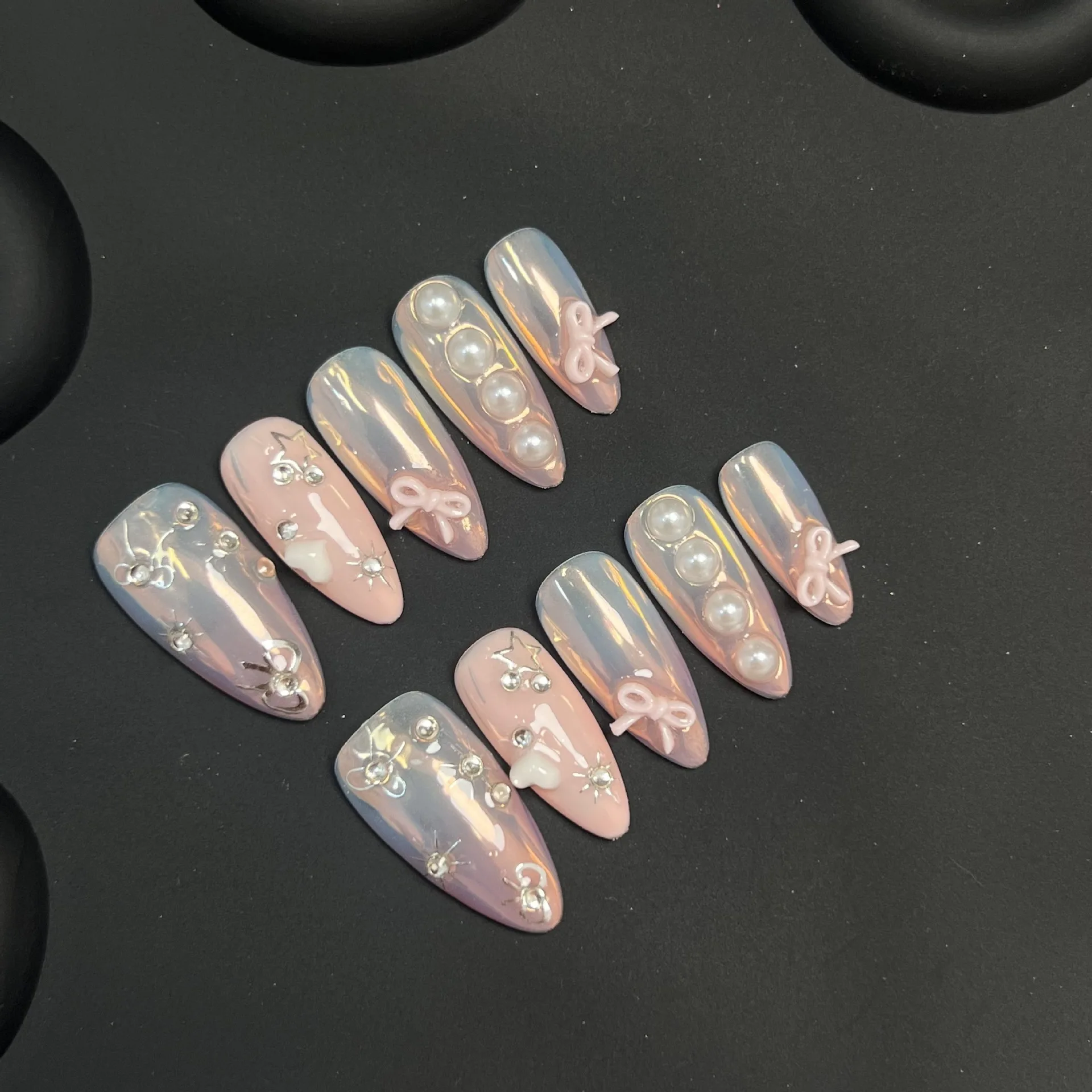 

10Pcs Mid-length Almond Press on False Nails 3D Bow Heart Pearl Handmade Fake Nails Rhinestone Detachable Full Cover Nails Tips