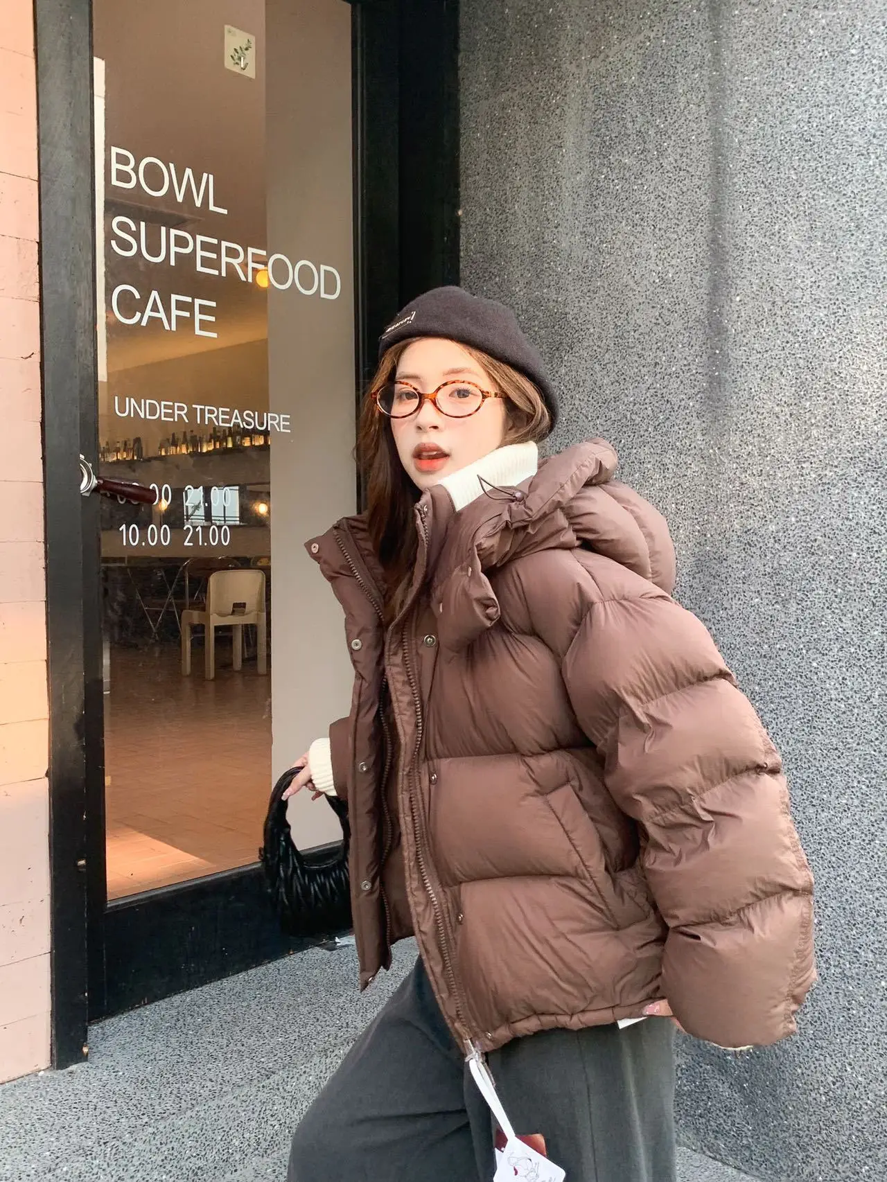 Winter Waterproof Warm Quilted Jacket Female Solid Hooded Loose Short Down Jacket Women 90 White Duck Down Parker Outwear Coat