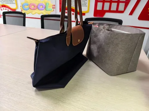 Imagen 1 del producto Bolso plegable de nylon Y2K 2026, elegante, clásico, bolso bandolera multifuncional para mujer