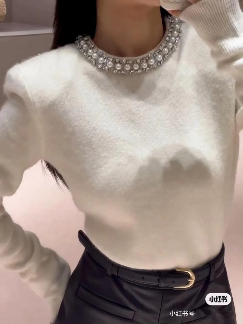 2024 Winter New Ivory White Heavy Industry Pearl Diamond Decorative Small Fragrant Round Neck Versatile Knitted Sweater Top