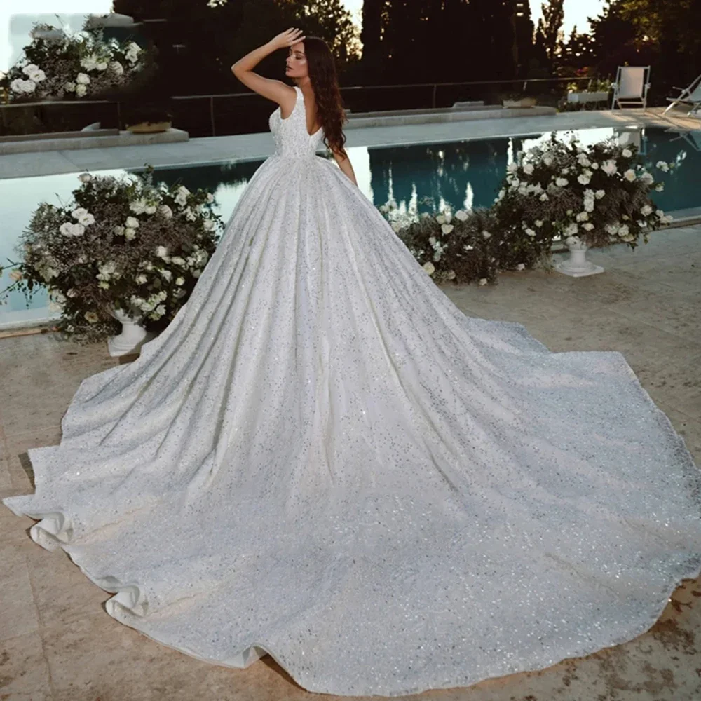 Customized  Elegant Deep V-Neck Long Sleeve Wedding Dress Lace Applique  Bridal Gown Princess Bride Dress Vestido De Noiva