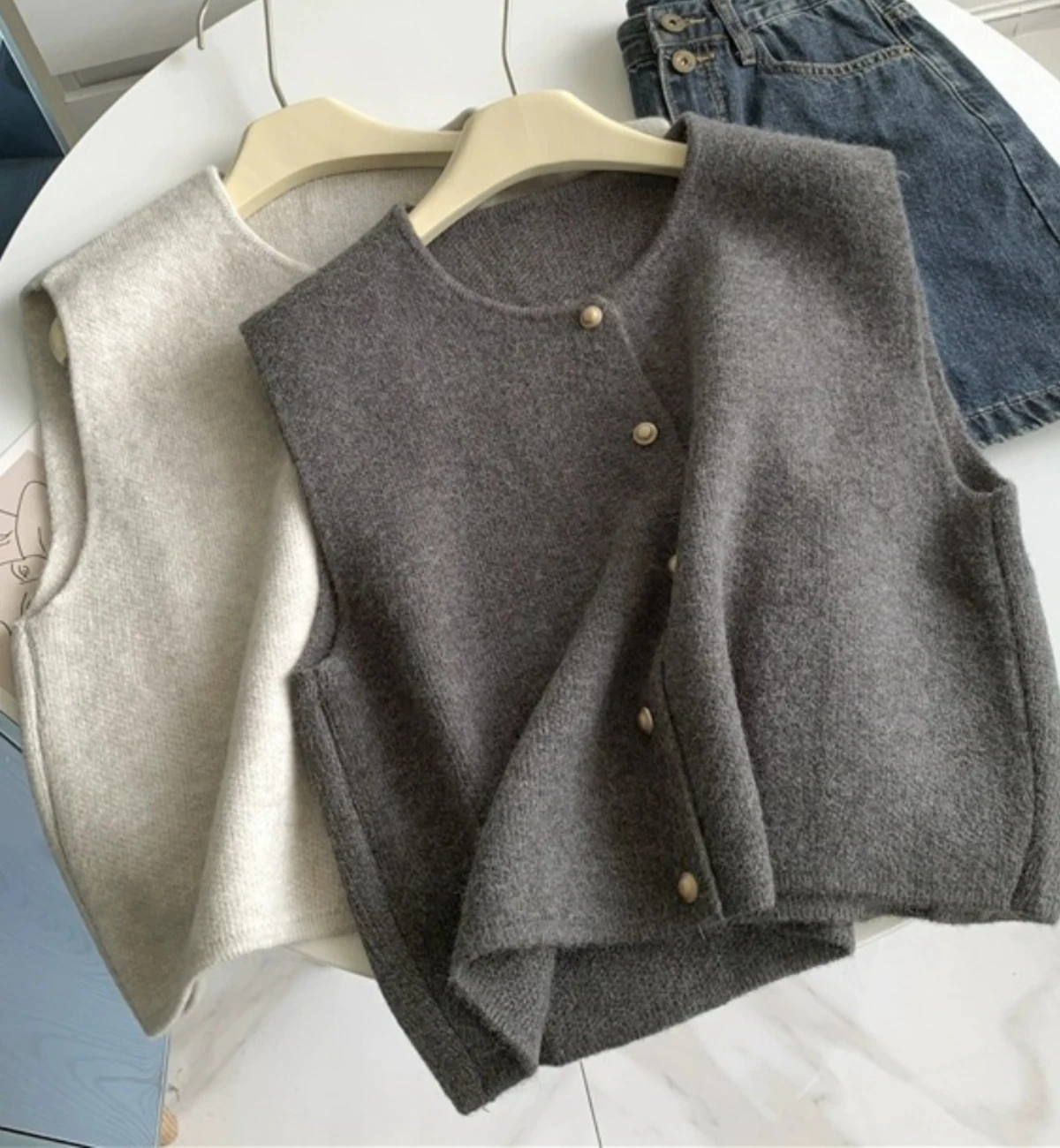 

Korean Style Solid Knitted Vest Women Spring Autumn O-Neck Single Breasted Sleeveless Sweater Cardigans Gentle Elegant Waistcoat