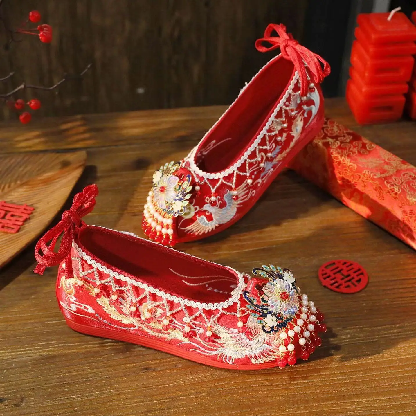 Woman\'s New Retro Red Wedding Shoes Chinese Style Tassel Embroidered Canvas Shoes Shallow Lace Up Big Size Hanfu Shoes