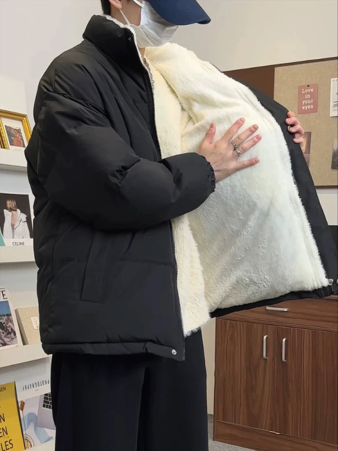 

Зимнее пальто унисекс Yue Stone Bla из утолщенного хлопка с бархатным начесом, с внутренней подкладкой из флиса, обеспечивающей тепло до -40 градусов.