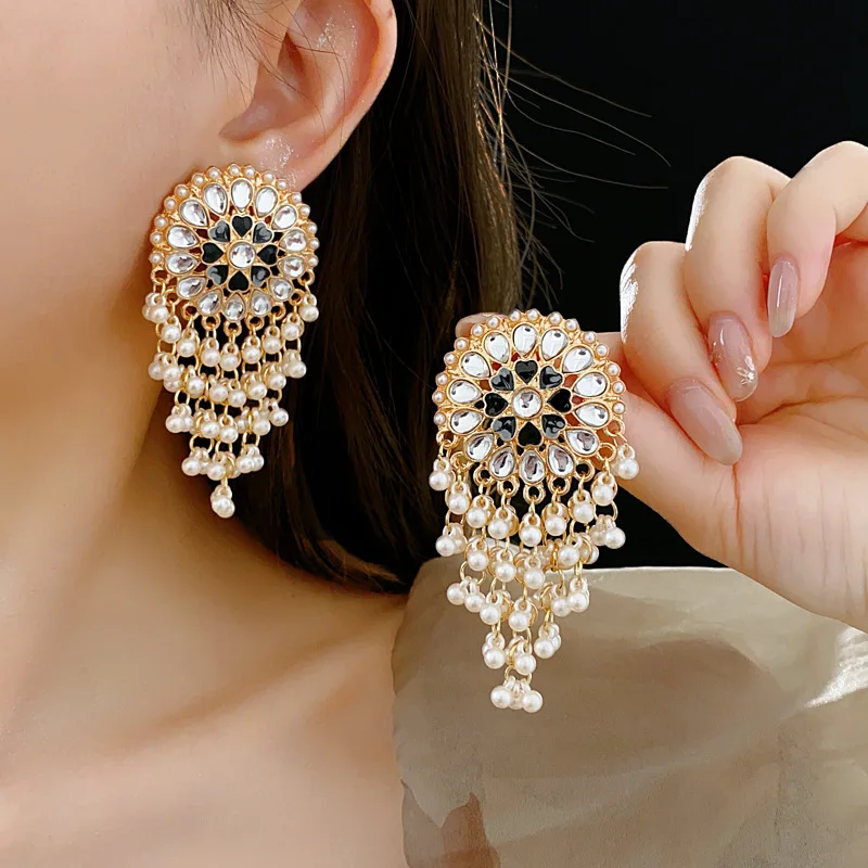 Vintage Love Drop Earrings for Women Fancy Dripping Pearl Drop Earring Light Luxury Exaggerate Gorgeous Jewelry Wedding Gift