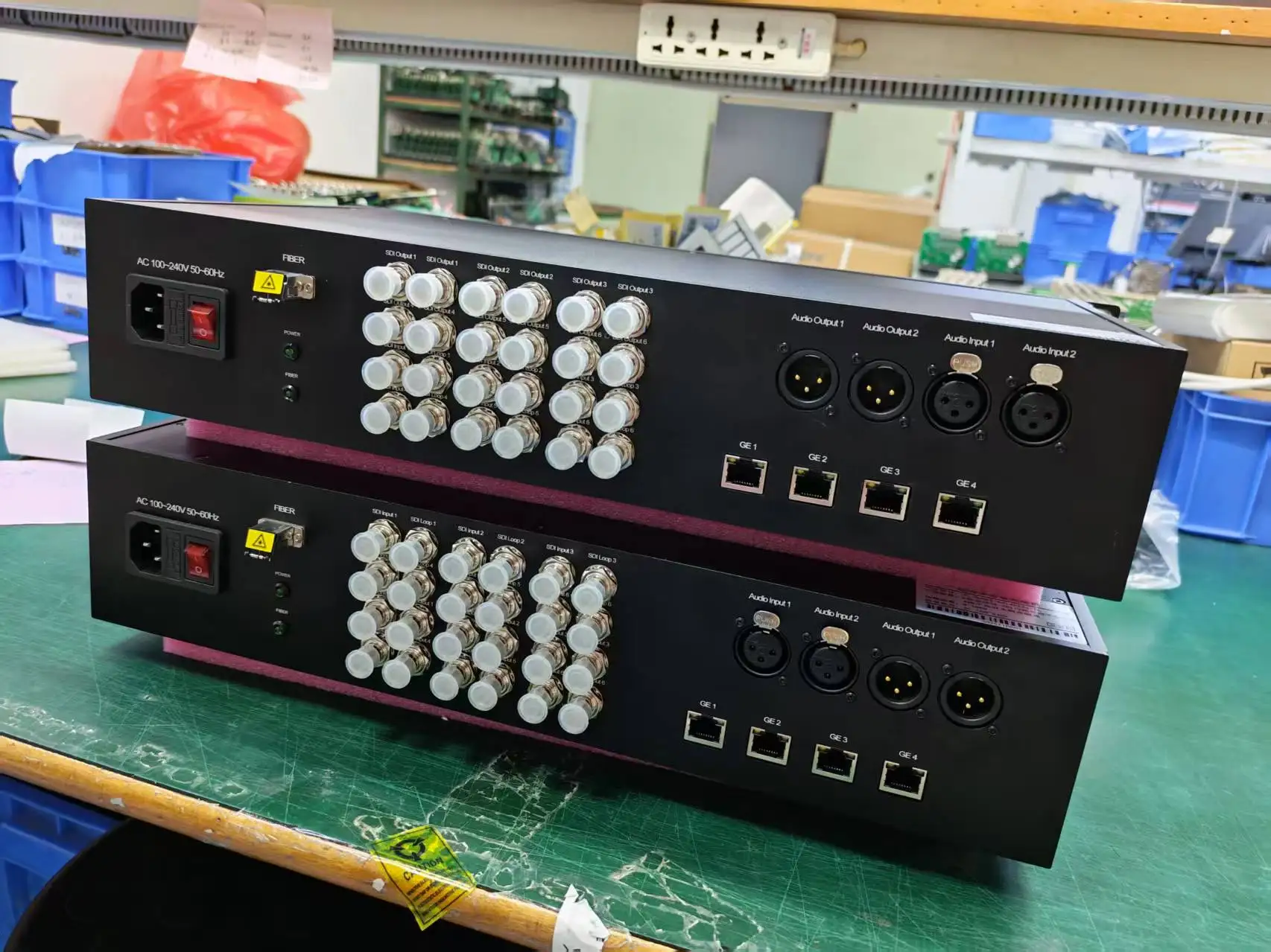 Multiplexor 12G SDI Video Fiber Transmission System with XLR Audio, Gigabit Ethernet, Dual LC Connector