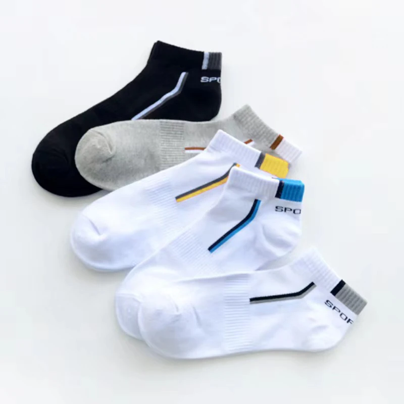 10 Pairs Men's Letter Vertical Stripes Letter Socks Lightweight Breathable Boat Socks Comfortable and Versatile Suitable for Dai