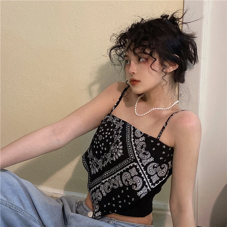 Design Sensation Small Print Strap Vest Women's Summer Korean Version Sexy Short Inner Wear Belly Hoop Sweet Style Slim Fit