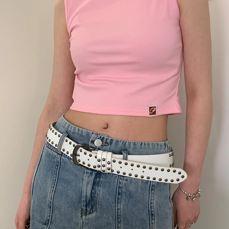 Cinto estilo punk branco para mulheres, cinto de rebite personalizado, cinto de jeans decorativo versátil, elegante e retrô, decorativo Y2K